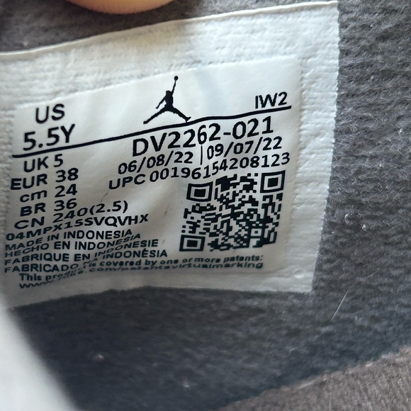 Womens Jordan 4 Retro SE Craft Photon Dust - Picture 8 of 8